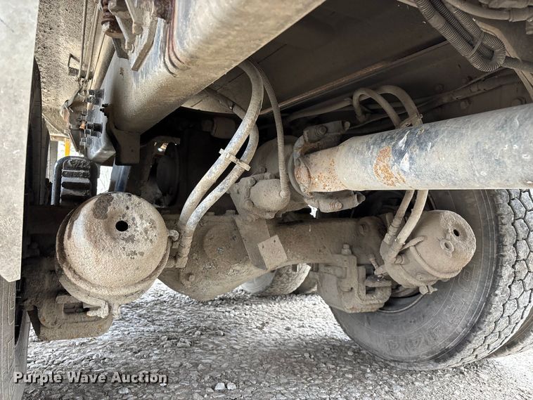 image for item FG0220 2008 Mack refuse truck