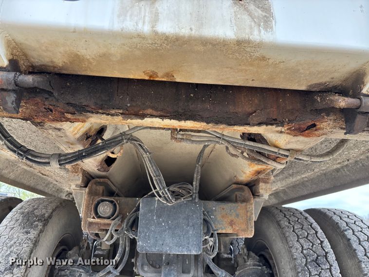 image for item FG0220 2008 Mack refuse truck