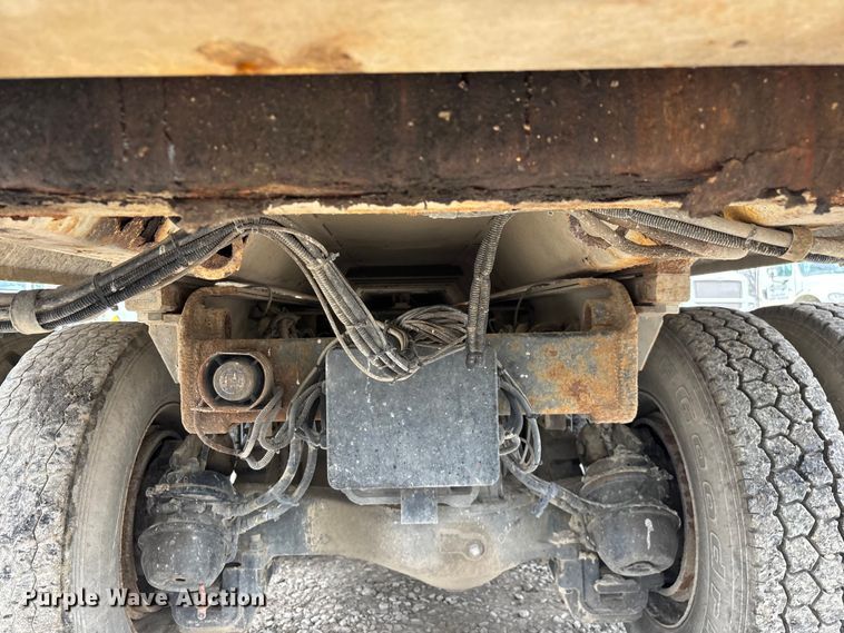 image for item FG0220 2008 Mack refuse truck