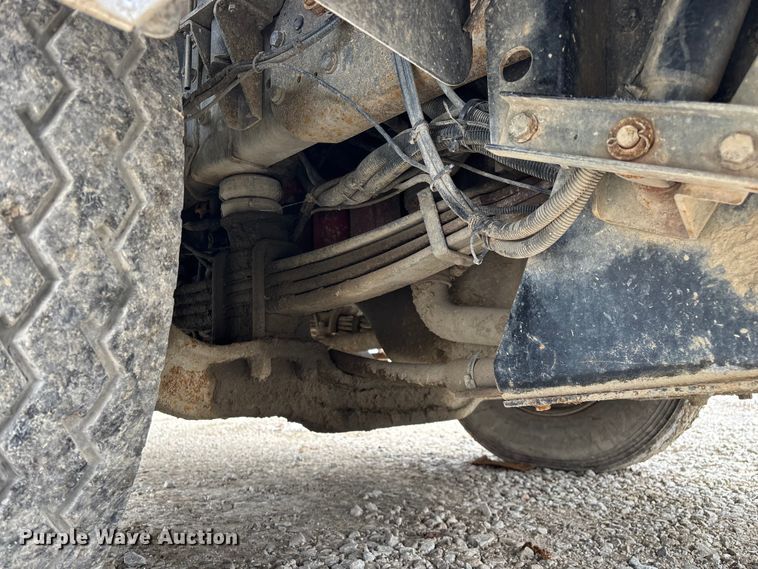 image for item FG0220 2008 Mack refuse truck