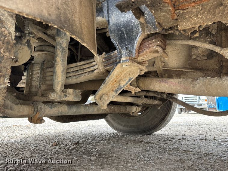 image for item FG0220 2008 Mack refuse truck