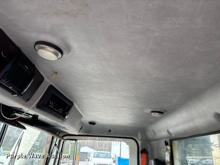 image for item FG0220 2008 Mack refuse truck