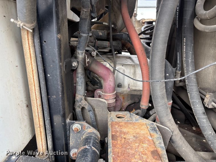 image for item FG0220 2008 Mack refuse truck