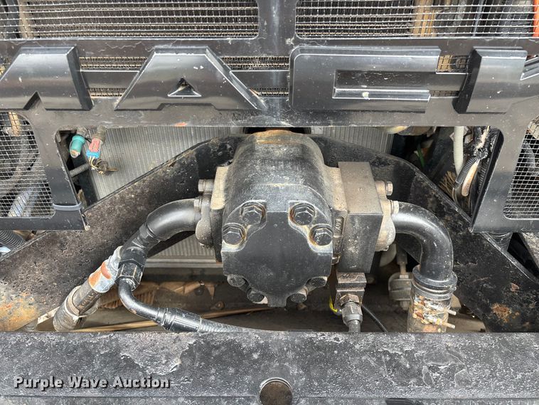 image for item FG0220 2008 Mack refuse truck