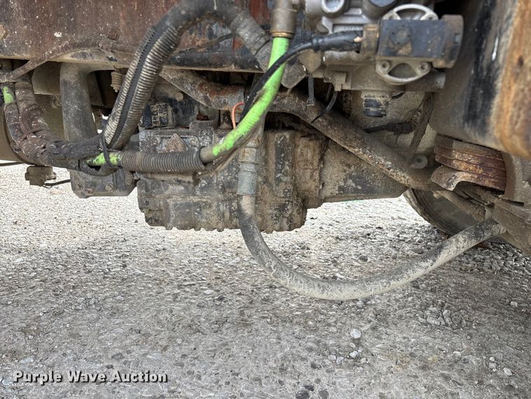 image for item FG0220 2008 Mack refuse truck