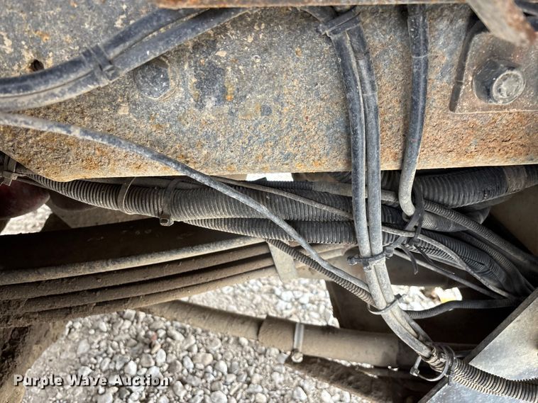 image for item FG0220 2008 Mack refuse truck