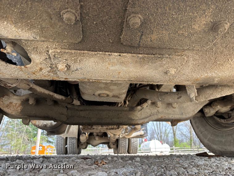 image for item FG0220 2008 Mack refuse truck