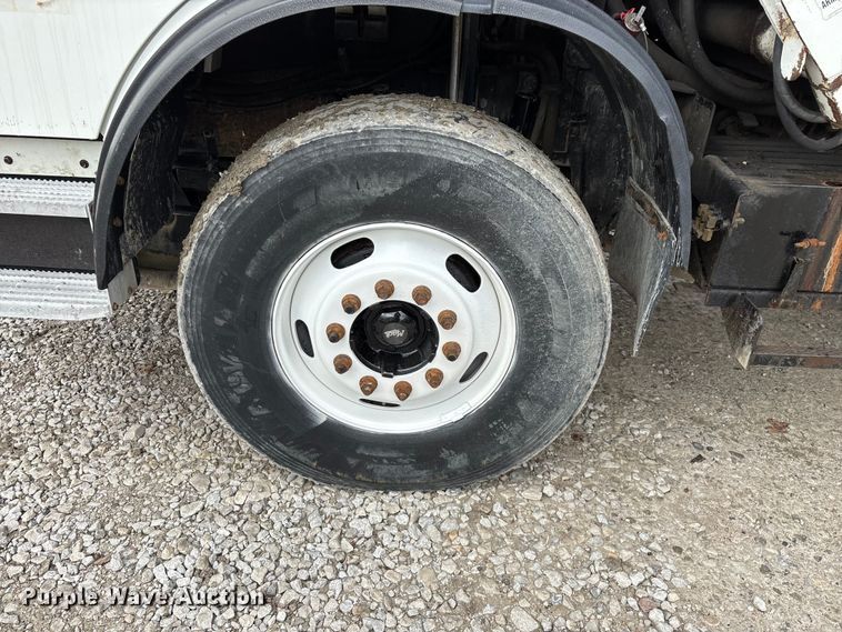 image for item FG0220 2008 Mack refuse truck