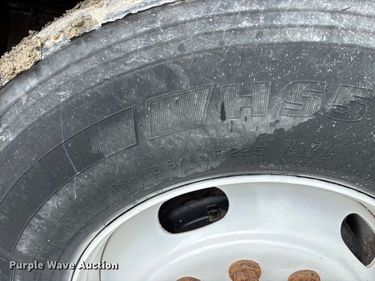 image for item FG0220 2008 Mack refuse truck