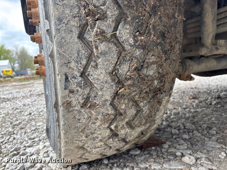 image for item FG0220 2008 Mack refuse truck