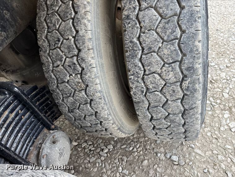 image for item FG0220 2008 Mack refuse truck