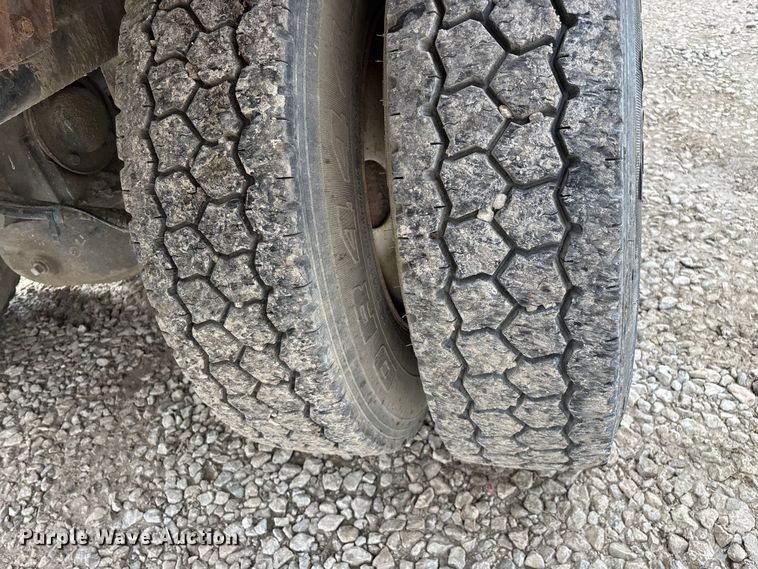 image for item FG0220 2008 Mack refuse truck