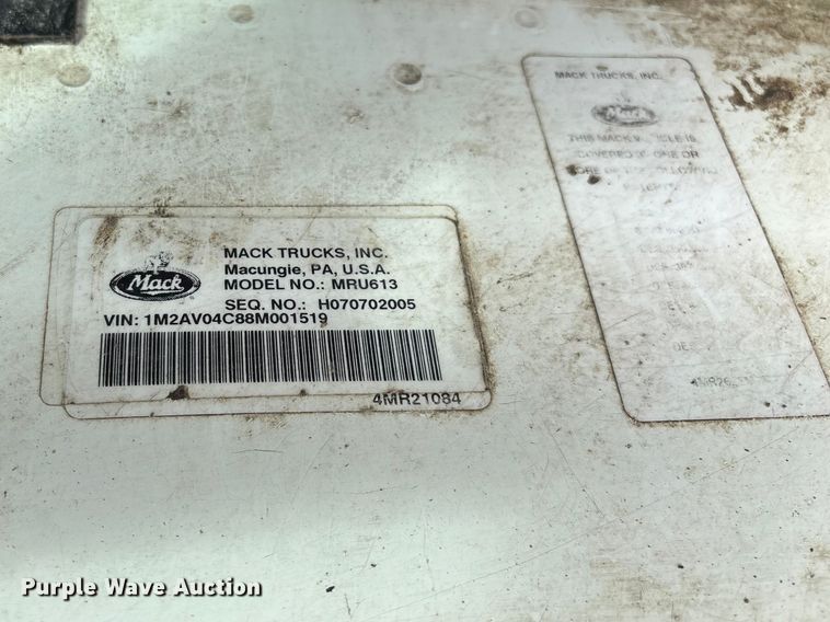 image for item FG0220 2008 Mack refuse truck