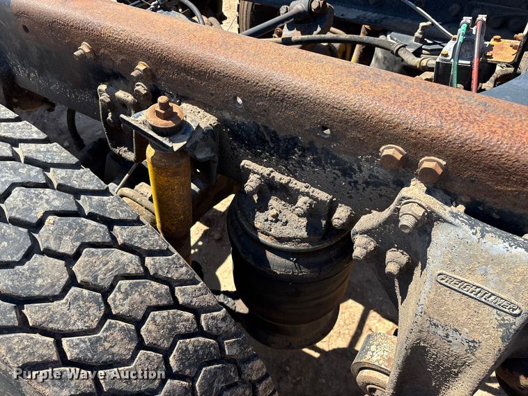 image for item FG0221 1993 Freightliner FLD truck cab and chassis