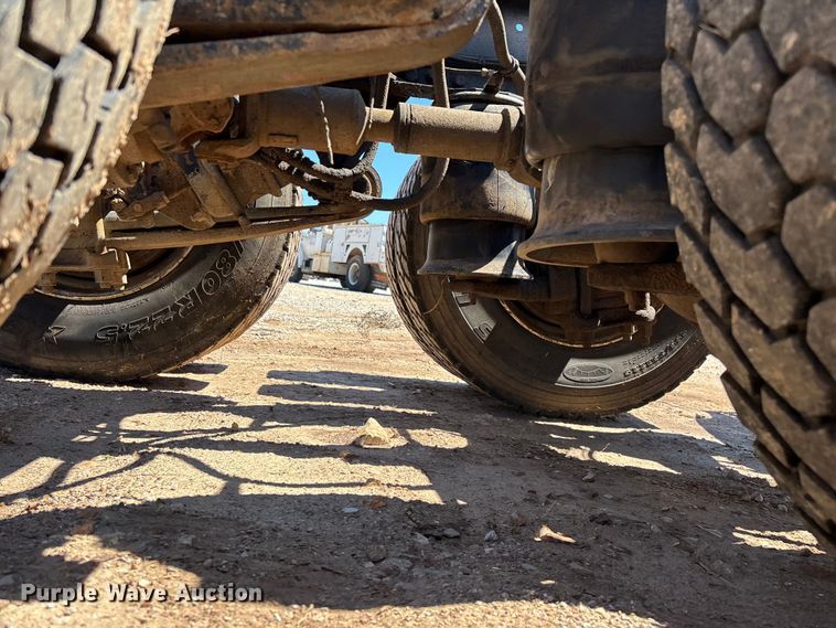 image for item FG0221 1993 Freightliner FLD truck cab and chassis