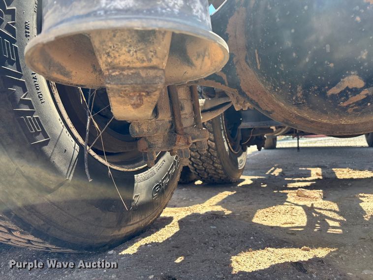 image for item FG0221 1993 Freightliner FLD truck cab and chassis