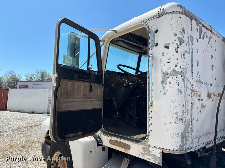 image for item FG0221 1993 Freightliner FLD truck cab and chassis