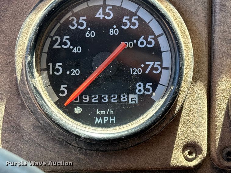 image for item FG0221 1993 Freightliner FLD truck cab and chassis