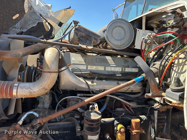 image for item FG0221 1993 Freightliner FLD truck cab and chassis