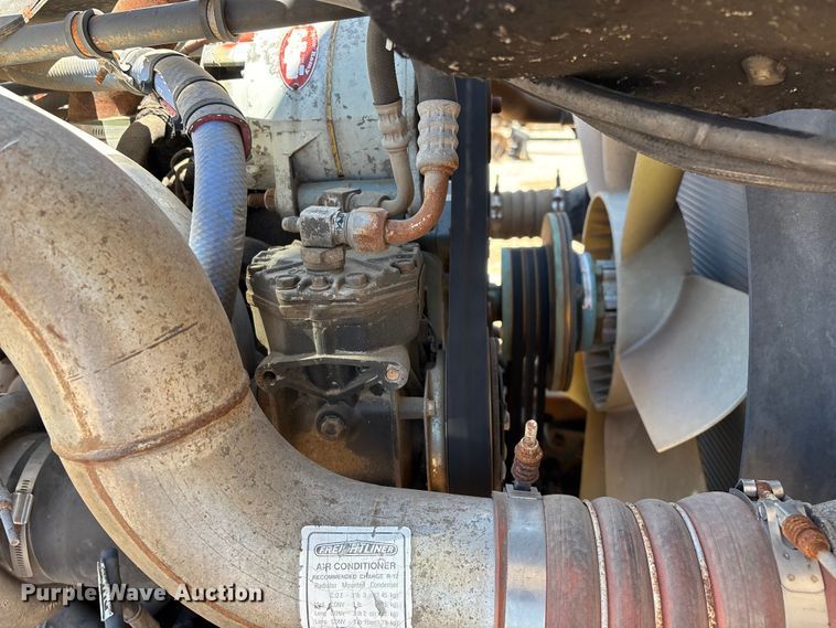 image for item FG0221 1993 Freightliner FLD truck cab and chassis