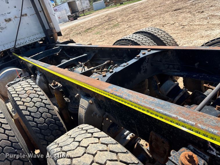 image for item FG0221 1993 Freightliner FLD truck cab and chassis