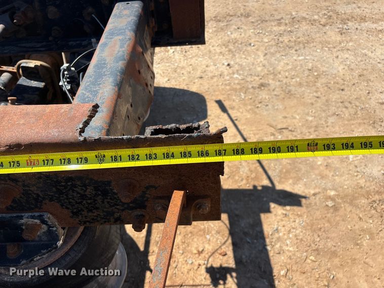 image for item FG0221 1993 Freightliner FLD truck cab and chassis