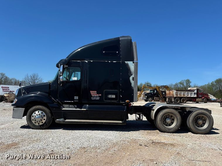 image for item FG0228 2006 Freightliner Columbia semi truck