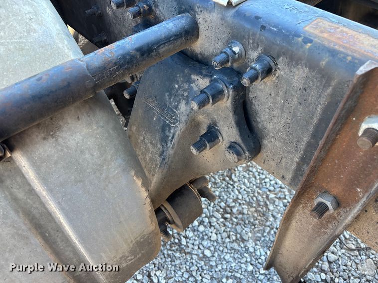 image for item FG0228 2006 Freightliner Columbia semi truck