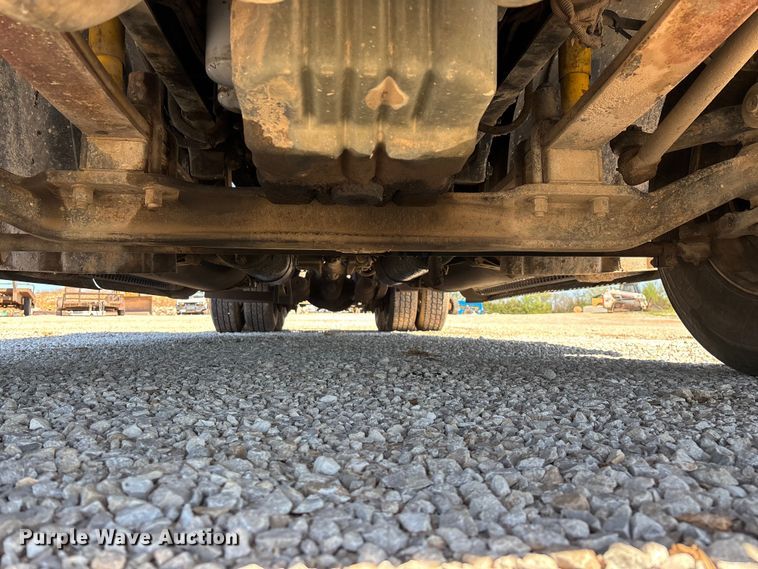 image for item FG0228 2006 Freightliner Columbia semi truck