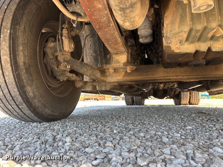 image for item FG0228 2006 Freightliner Columbia semi truck