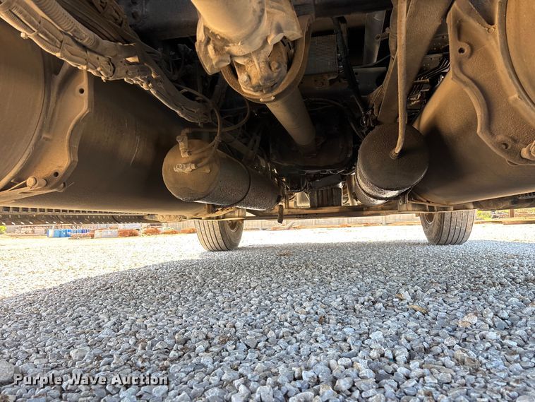 image for item FG0228 2006 Freightliner Columbia semi truck