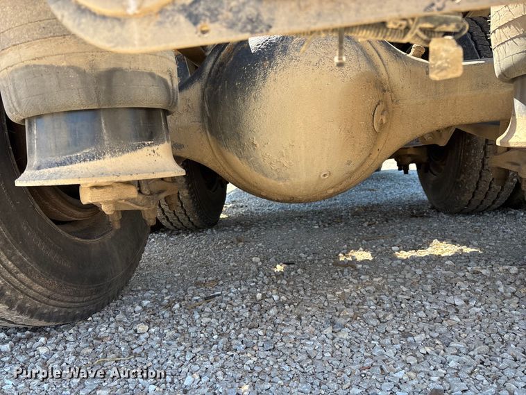 image for item FG0228 2006 Freightliner Columbia semi truck