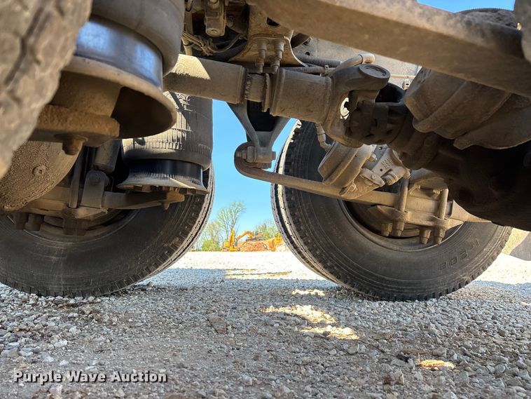 image for item FG0228 2006 Freightliner Columbia semi truck