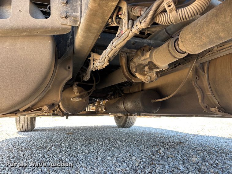 image for item FG0228 2006 Freightliner Columbia semi truck