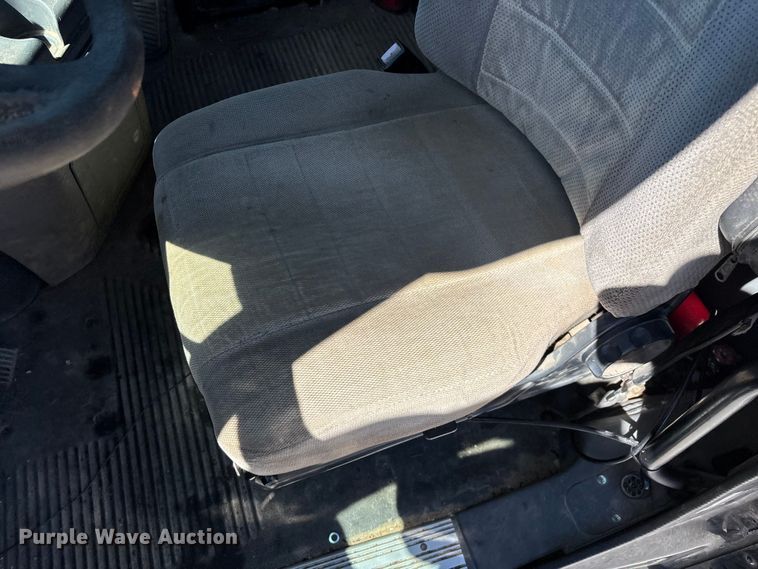 image for item FG0228 2006 Freightliner Columbia semi truck