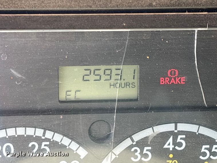 image for item FG0228 2006 Freightliner Columbia semi truck