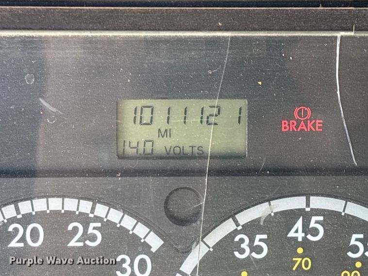 image for item FG0228 2006 Freightliner Columbia semi truck