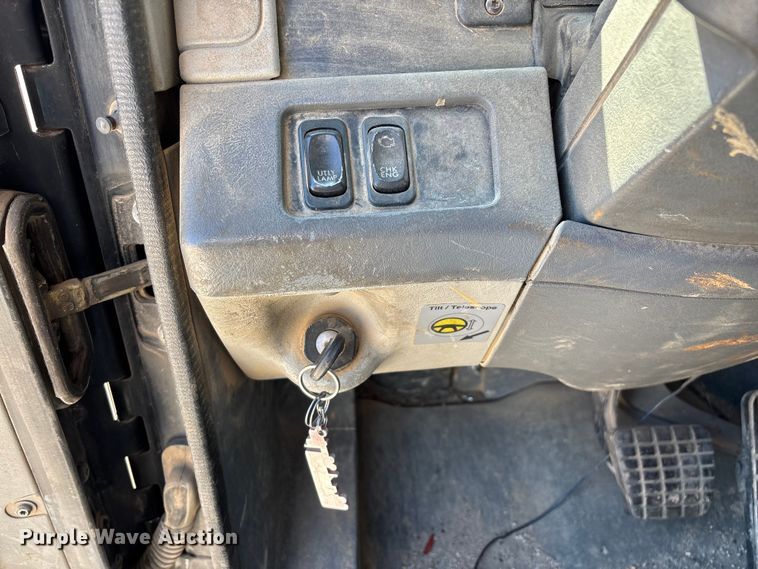 image for item FG0228 2006 Freightliner Columbia semi truck