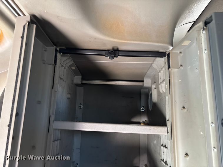 image for item FG0228 2006 Freightliner Columbia semi truck