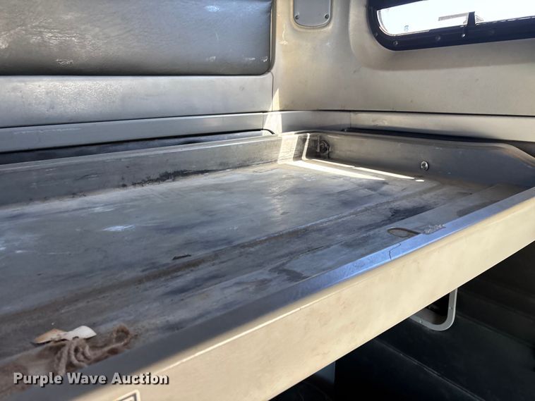 image for item FG0228 2006 Freightliner Columbia semi truck