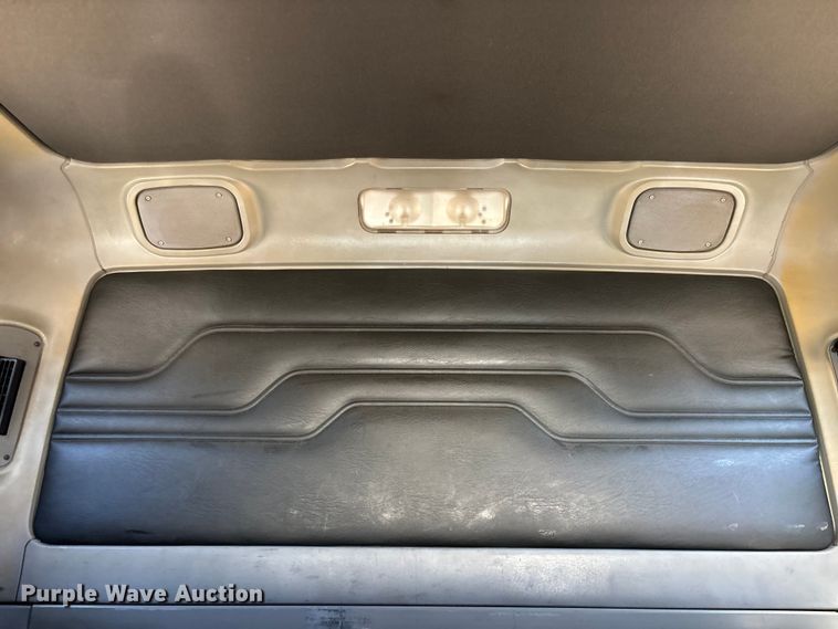 image for item FG0228 2006 Freightliner Columbia semi truck