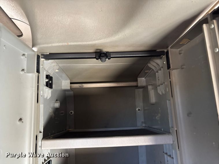 image for item FG0228 2006 Freightliner Columbia semi truck