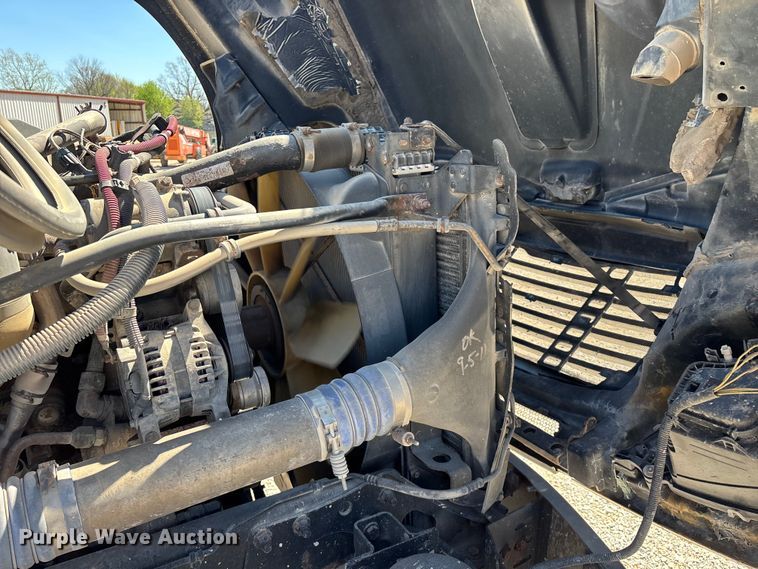 image for item FG0228 2006 Freightliner Columbia semi truck