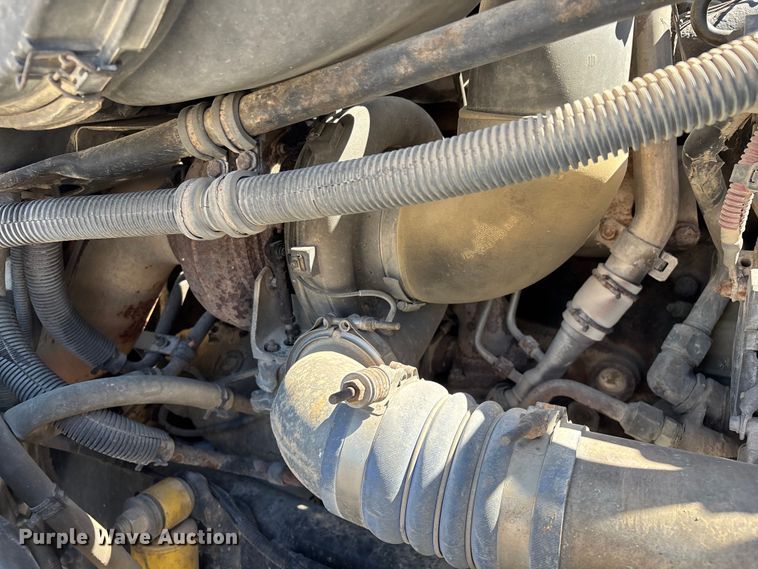 image for item FG0228 2006 Freightliner Columbia semi truck