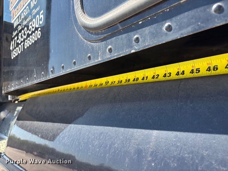 image for item FG0228 2006 Freightliner Columbia semi truck