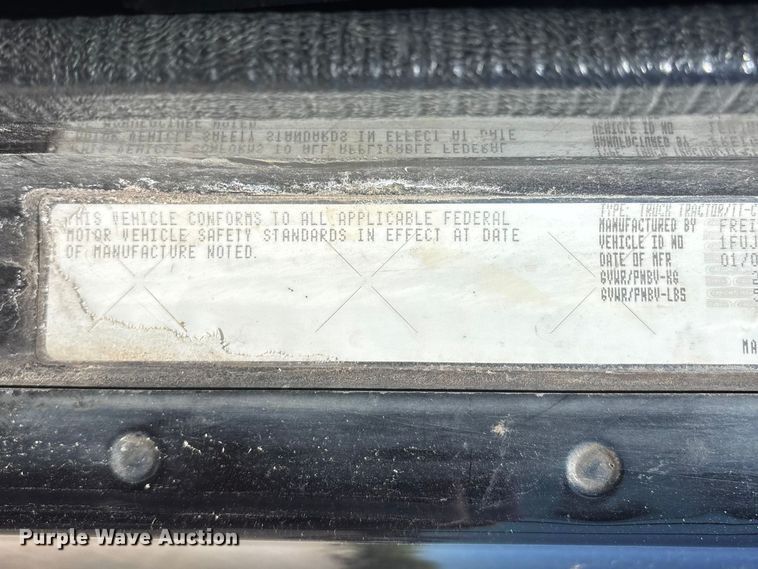 image for item FG0228 2006 Freightliner Columbia semi truck