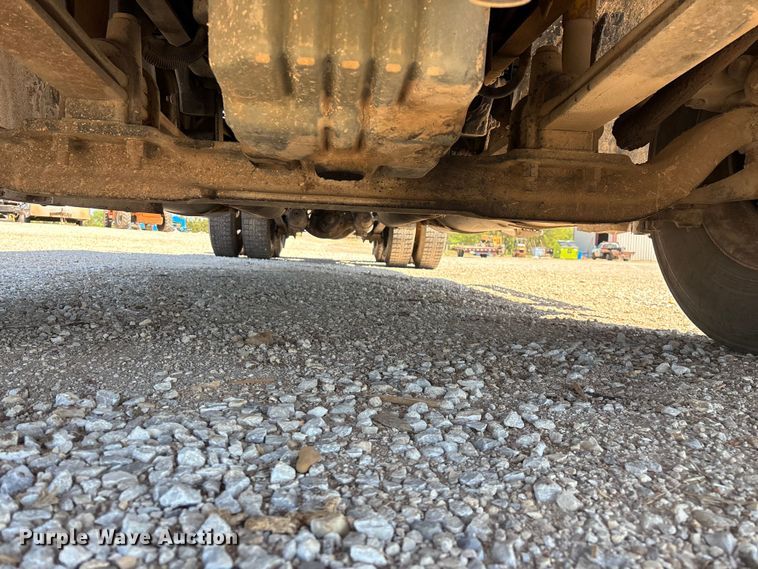 image for item FG0229 2003 Freightliner Columbia semi truck