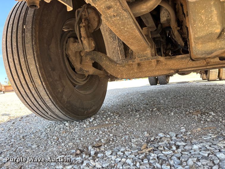 image for item FG0229 2003 Freightliner Columbia semi truck