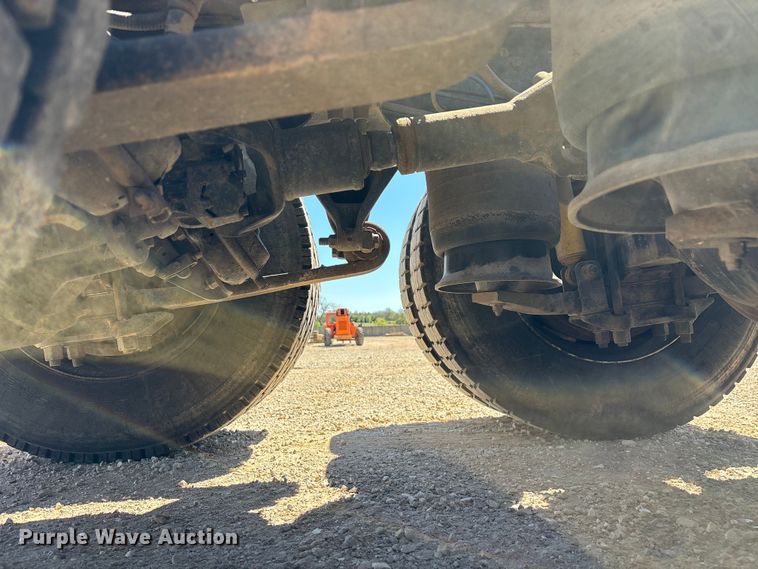 image for item FG0229 2003 Freightliner Columbia semi truck