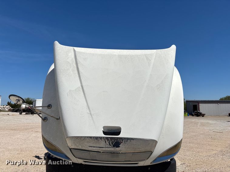 image for item FG0229 2003 Freightliner Columbia semi truck